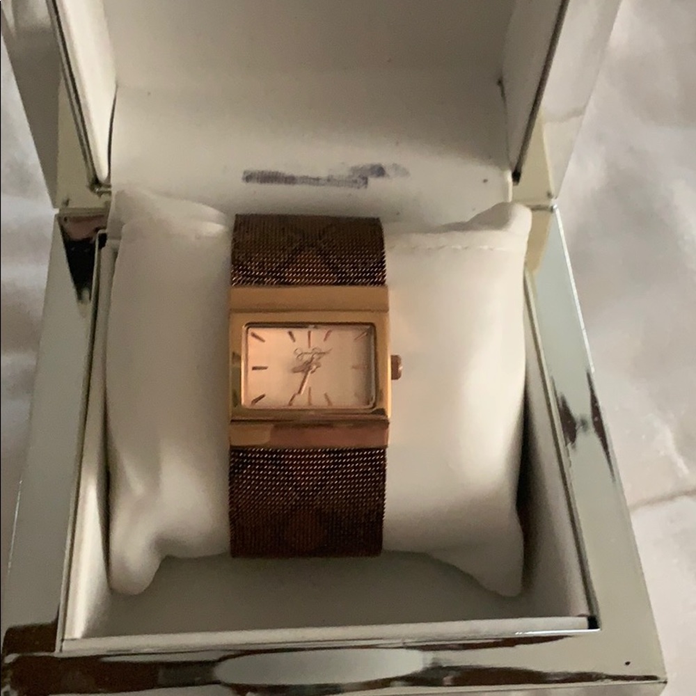 Jessica Simpson Watch